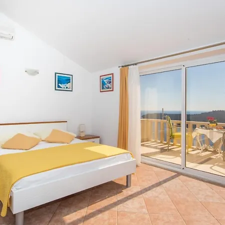 Apartament Lacroma