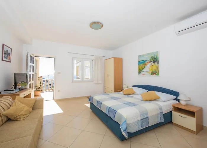 Lacroma Apartamento