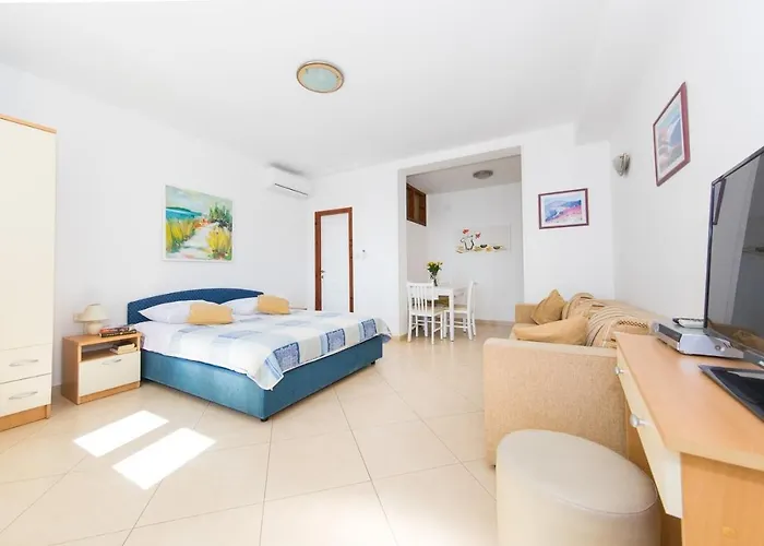 Lacroma Apartamento *