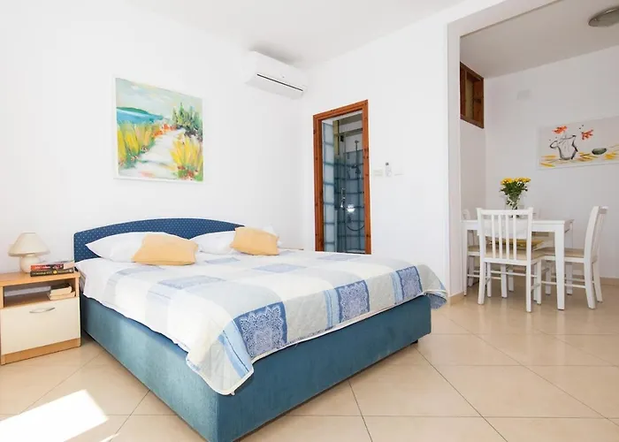 Lacroma Apartamento