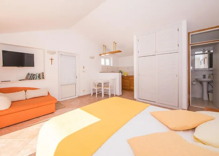 Apartamento Lacroma *