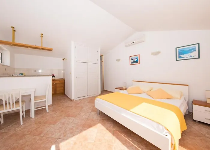 Lacroma Apartamento *