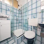 Lacroma Apartman *