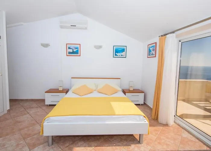 Appartement Lacroma *